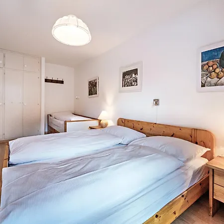 Paradies 002 Lägenhet *